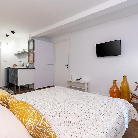 Stylish Studio Apartment By Irundo روفينج المظهر الخارجي الصورة